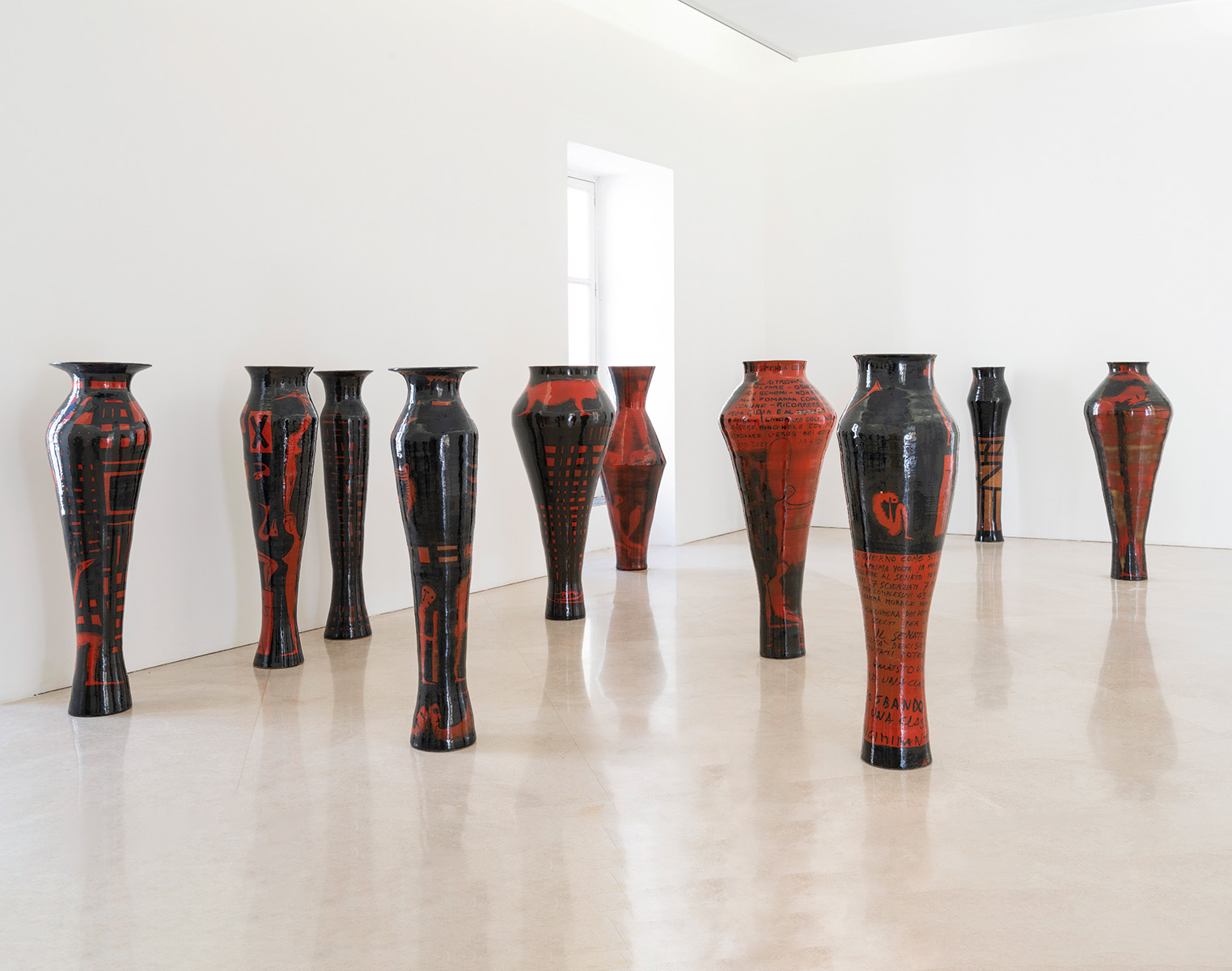 Ugo Marano, Vasi, 2001-2002, ceramica smaltata, misure varie, Collezione Eredi Marano